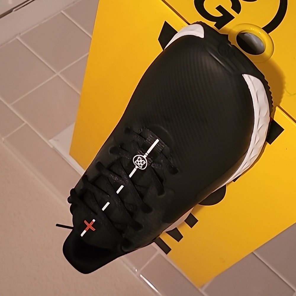 COPY - MG4 + men shoes